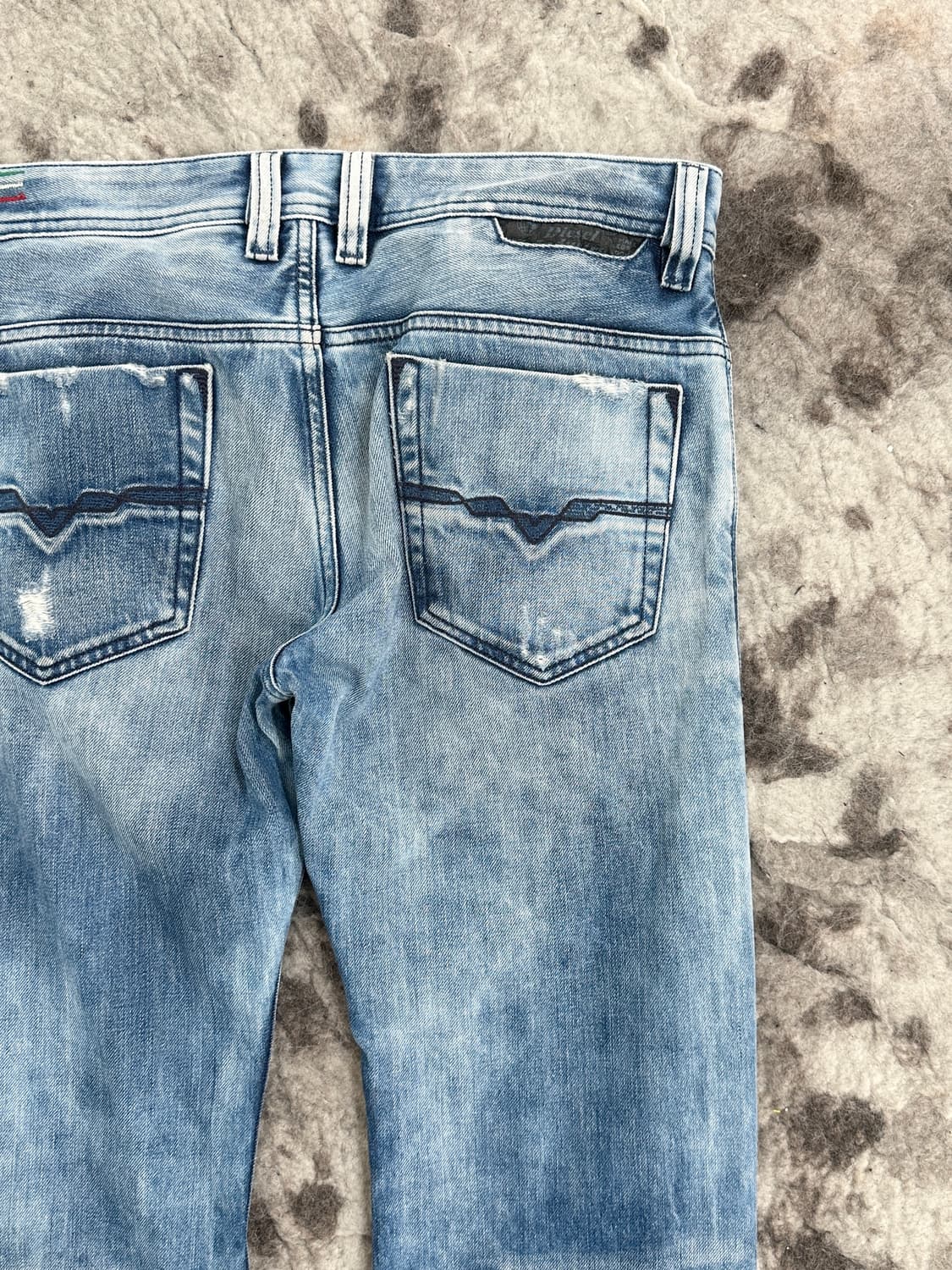 디젤 워시드 스트레이트 데님 팬츠 상품이미지7