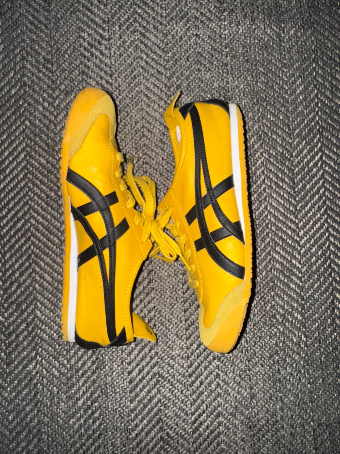 오니츠카타이거 멕시코 66 옐로우블랙 상품이미지2