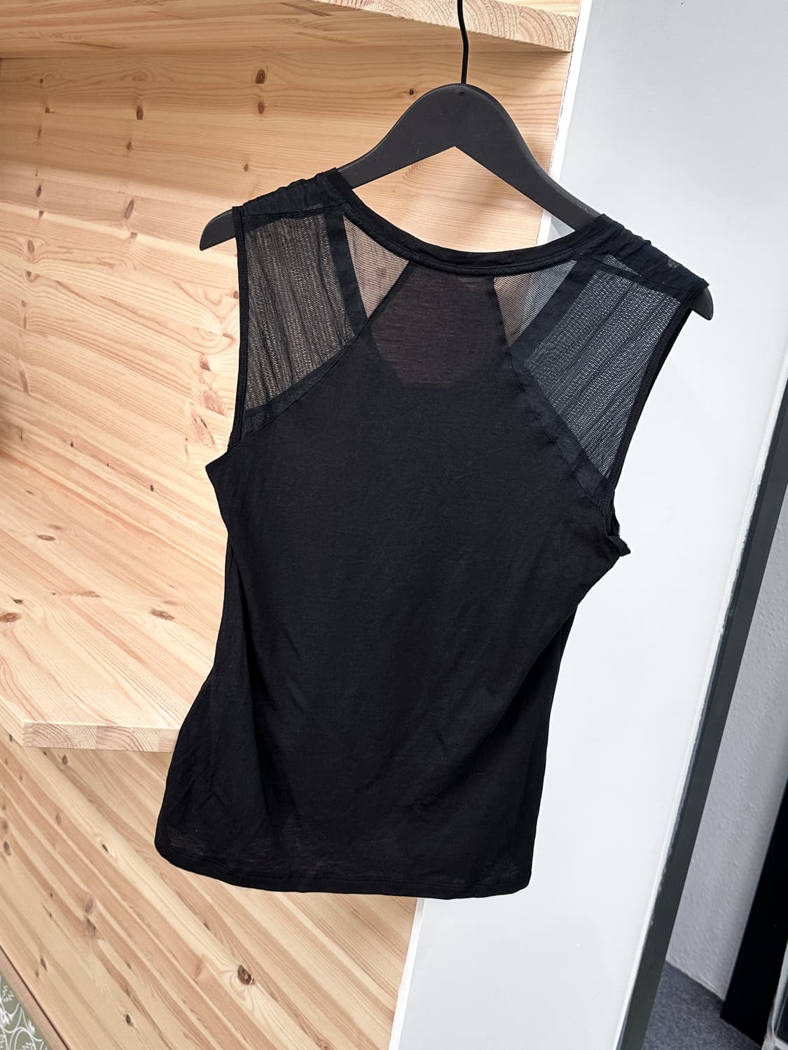 black layered buttons neck top 상품이미지3