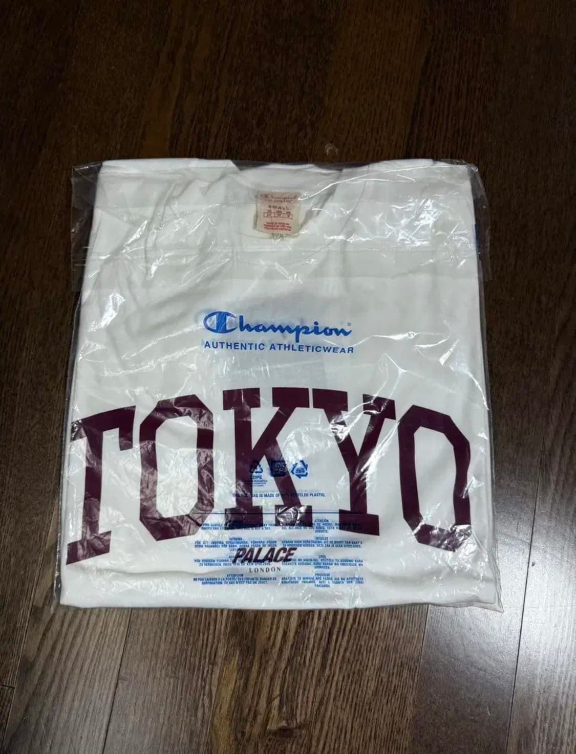 Palace x Champion 팔라스x챔피온 도쿄 티셔츠 상품이미지2