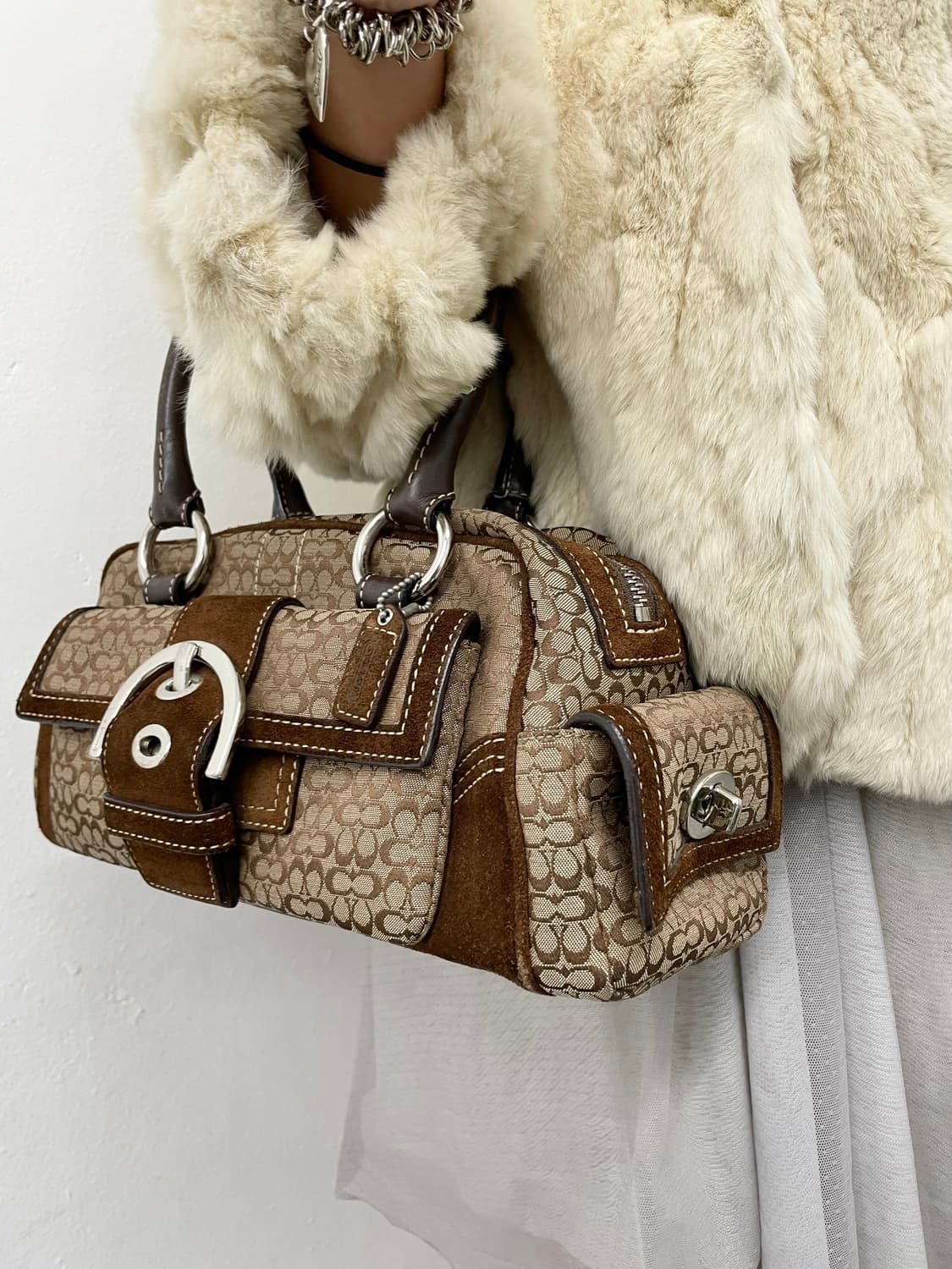 코치 자카드 시그니처 버클 포켓백 상품이미지2