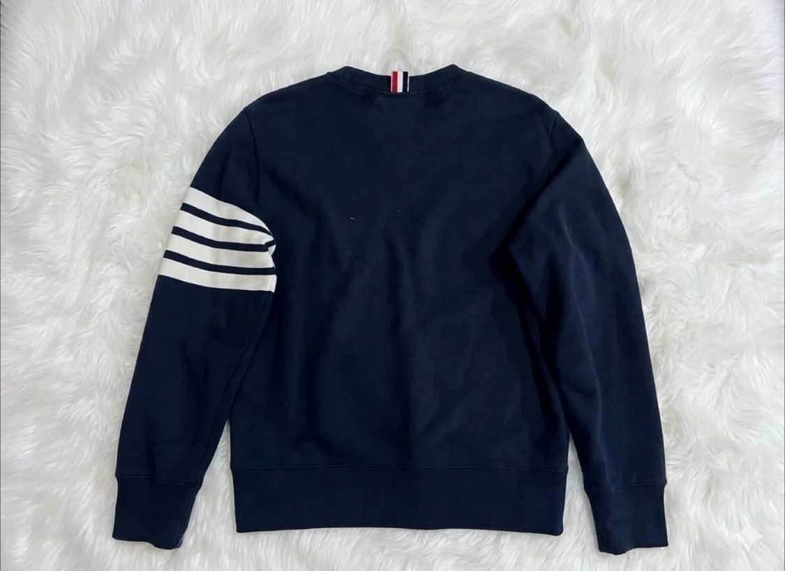 톰브라운 사선맨투맨 3사이즈팝니다 상품이미지1