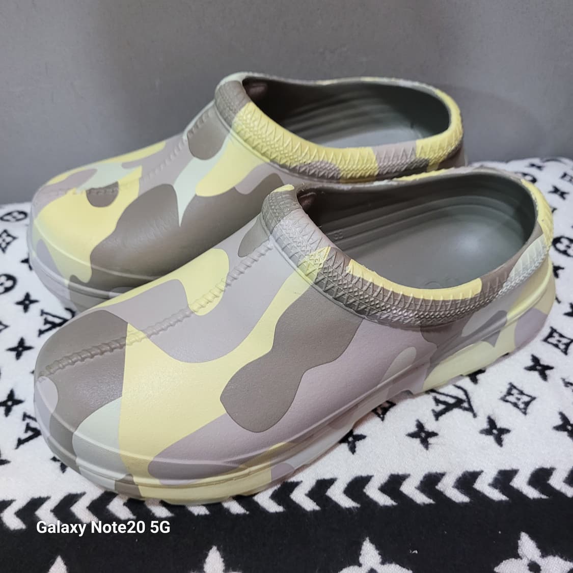 정품 UGG (어그) X 타스만 X 카모팝 슬리퍼 상품이미지1