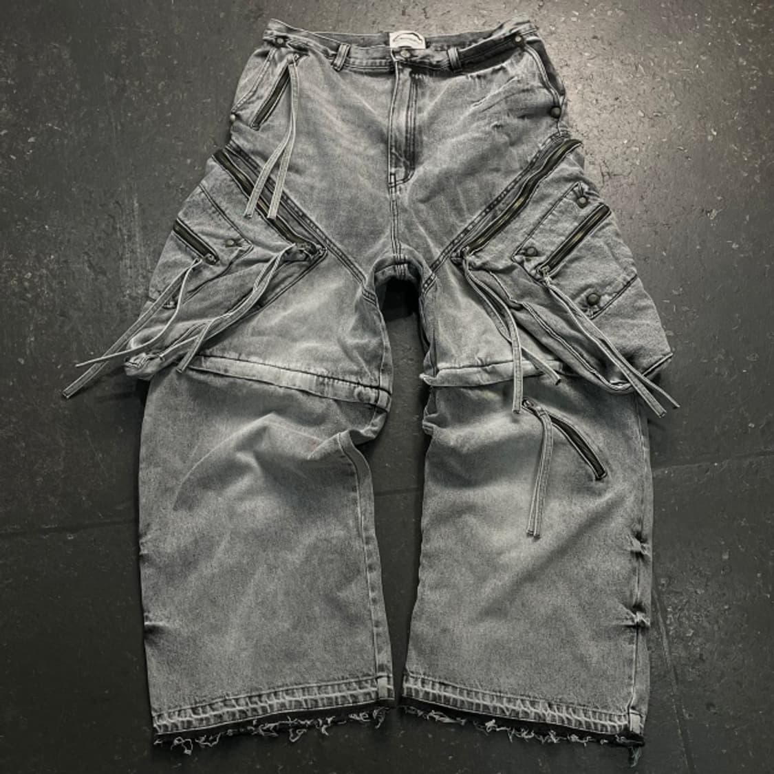 100 써저리 008 프로세스 오블리크 카고 진 데님팬츠 상품이미지1