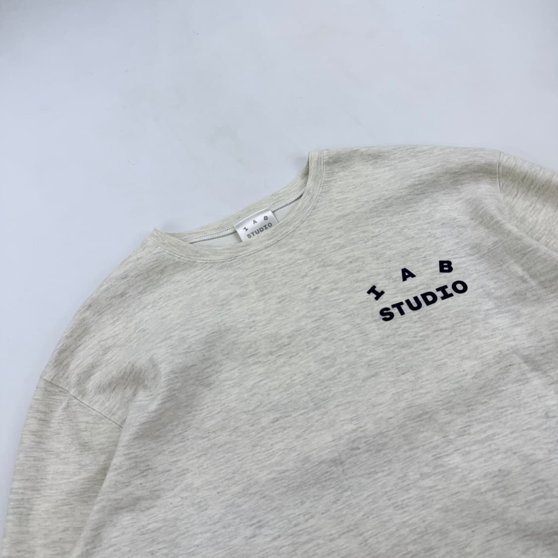 아이앱 스튜디오 롱슬리브 라이트 그레이 XL 상품이미지2