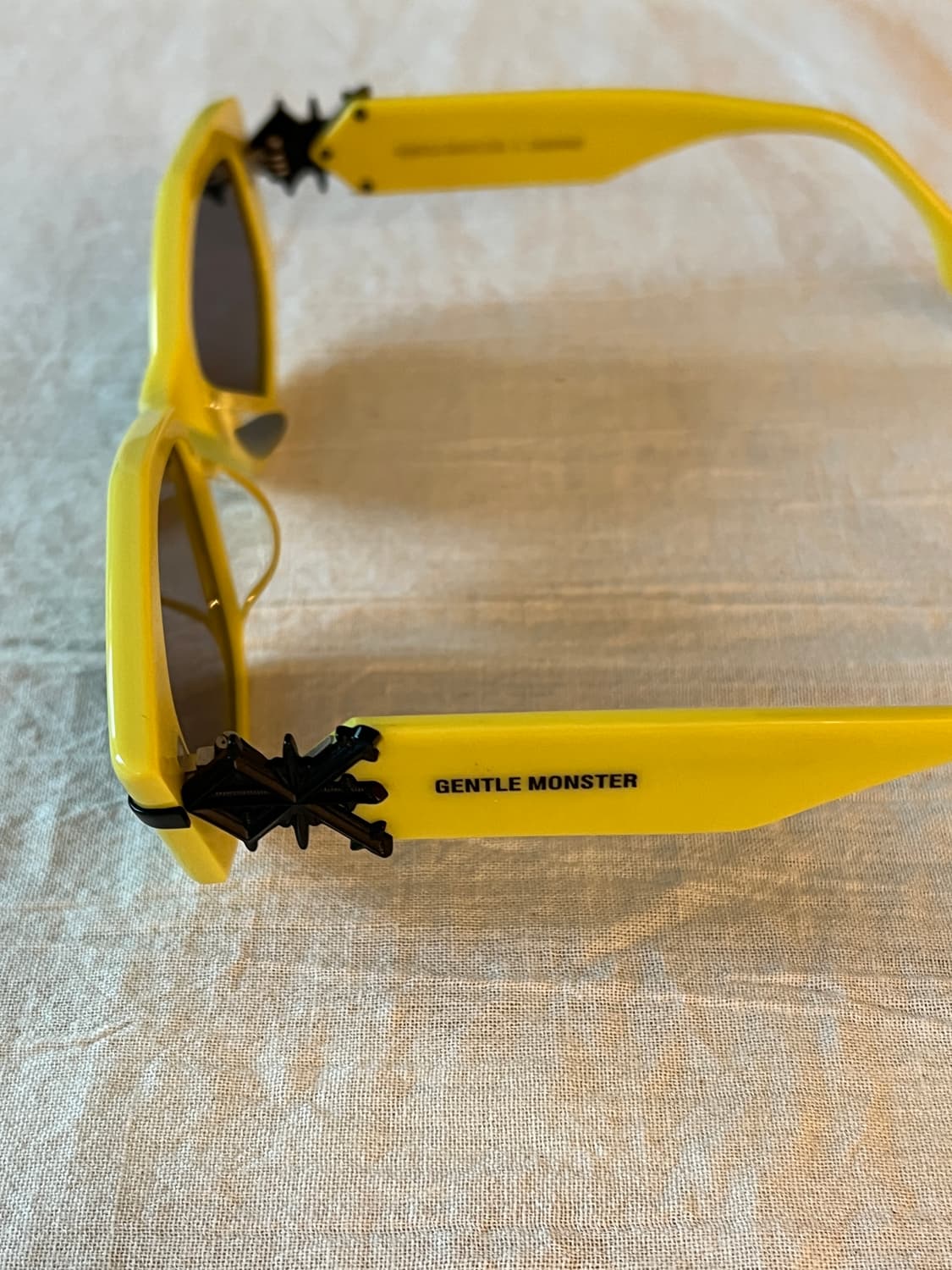 젠틀몬스터 산쿠안즈 실리스 YG1 (1회착용) 상품이미지7