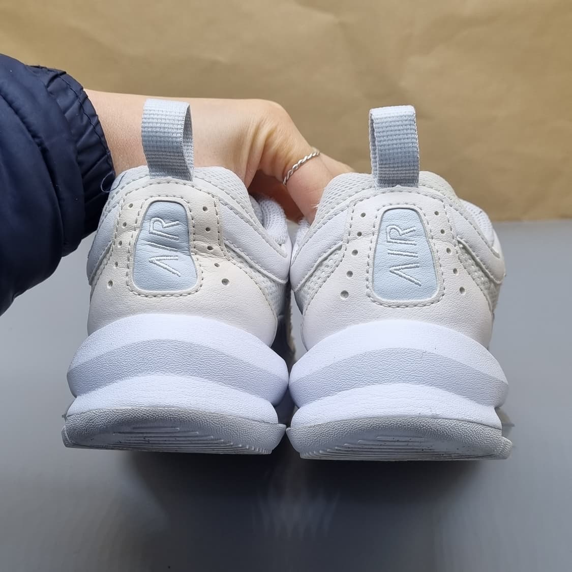 나이키 에어맥스 AP 여성운동화235  상품이미지4