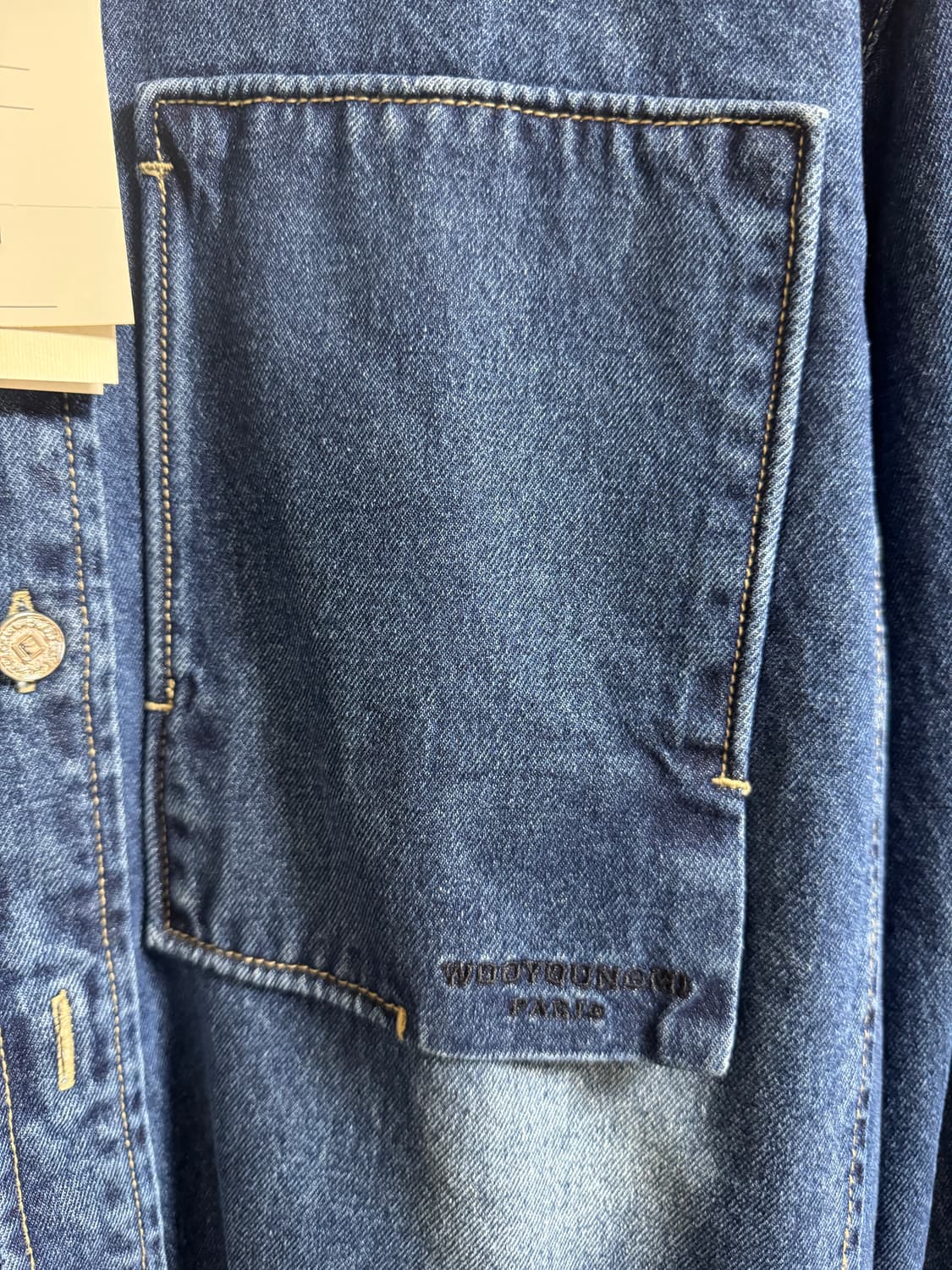 우영미 엠보싱 백로고 데님 셔츠 블루 - 22SS 46사이즈 상품이미지2