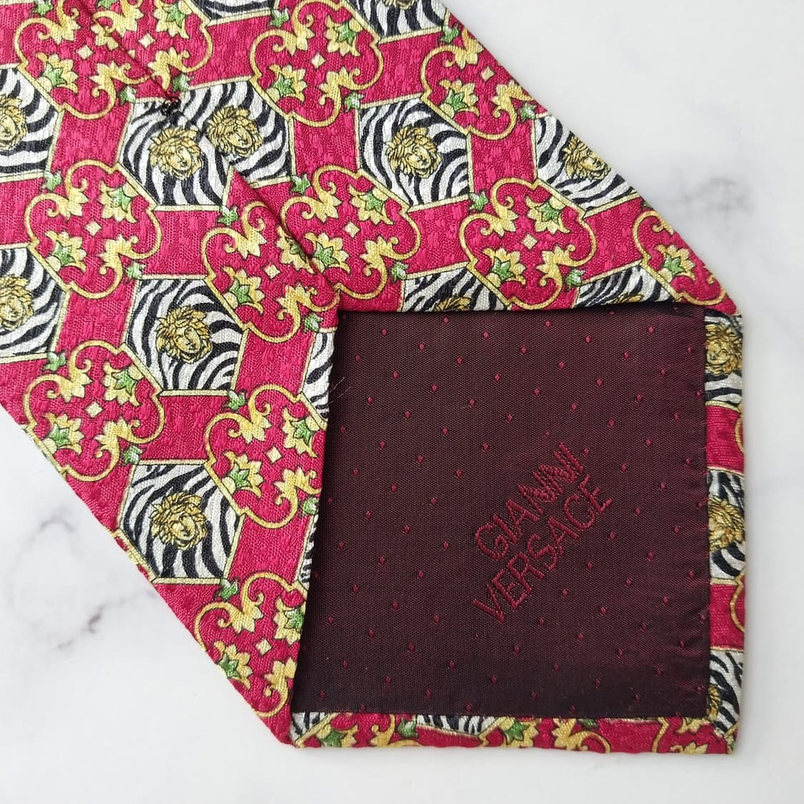 베르사체 실크 레드 메두사 패턴 넥타이 10.1cm A+등급 K1826
 상품이미지8