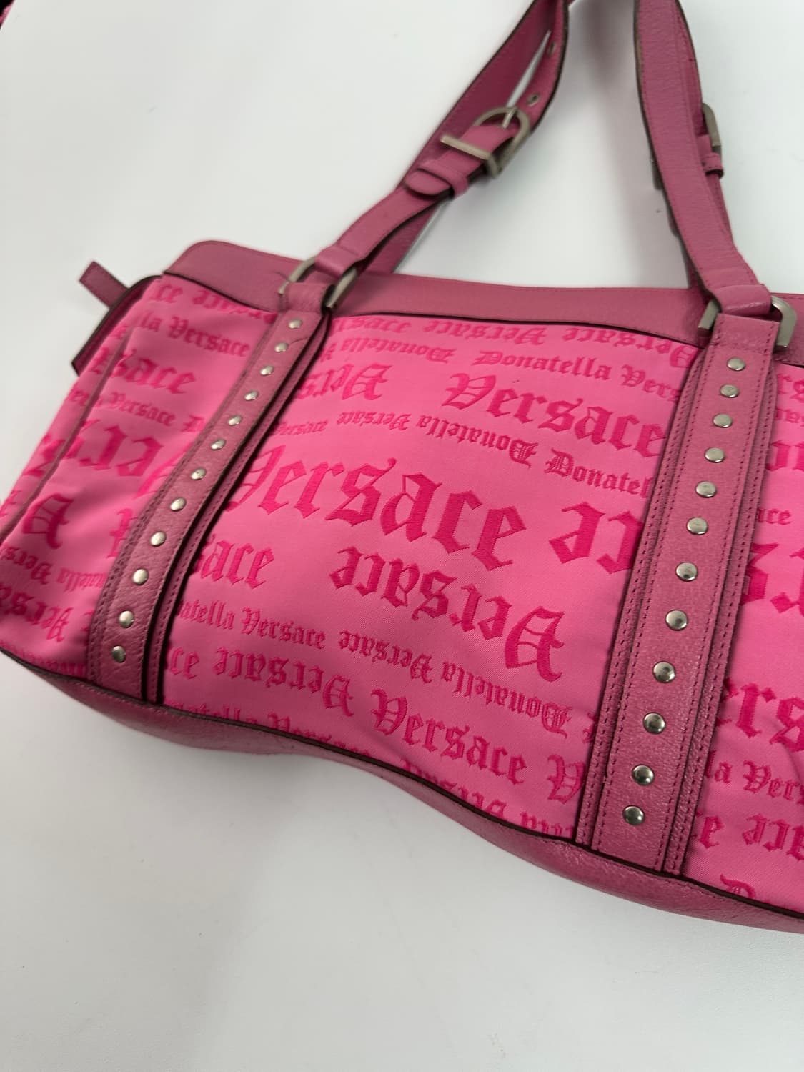 레어 00‘s versace 스터드 핑크 숄더백 y2k 상품이미지3