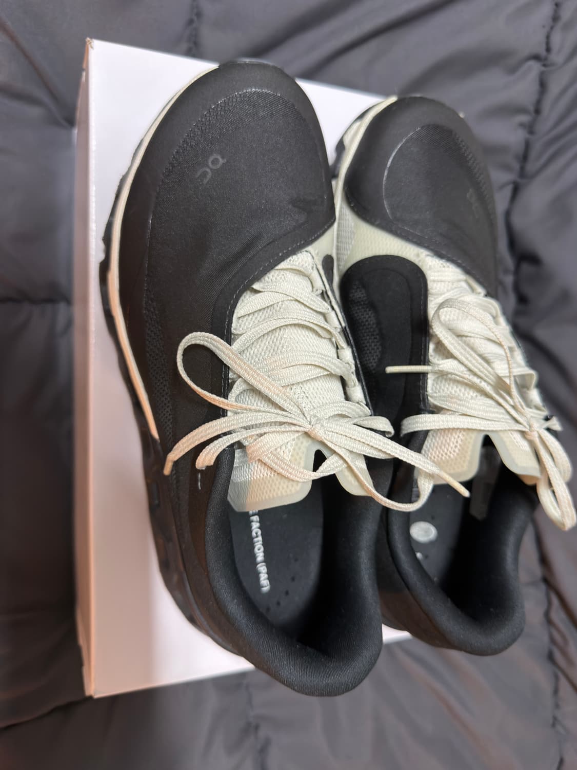 온 러닝 x 포스트 아카이브 팩션 (파프) 클라우드 몬스터 하이퍼 블랙 상품이미지1