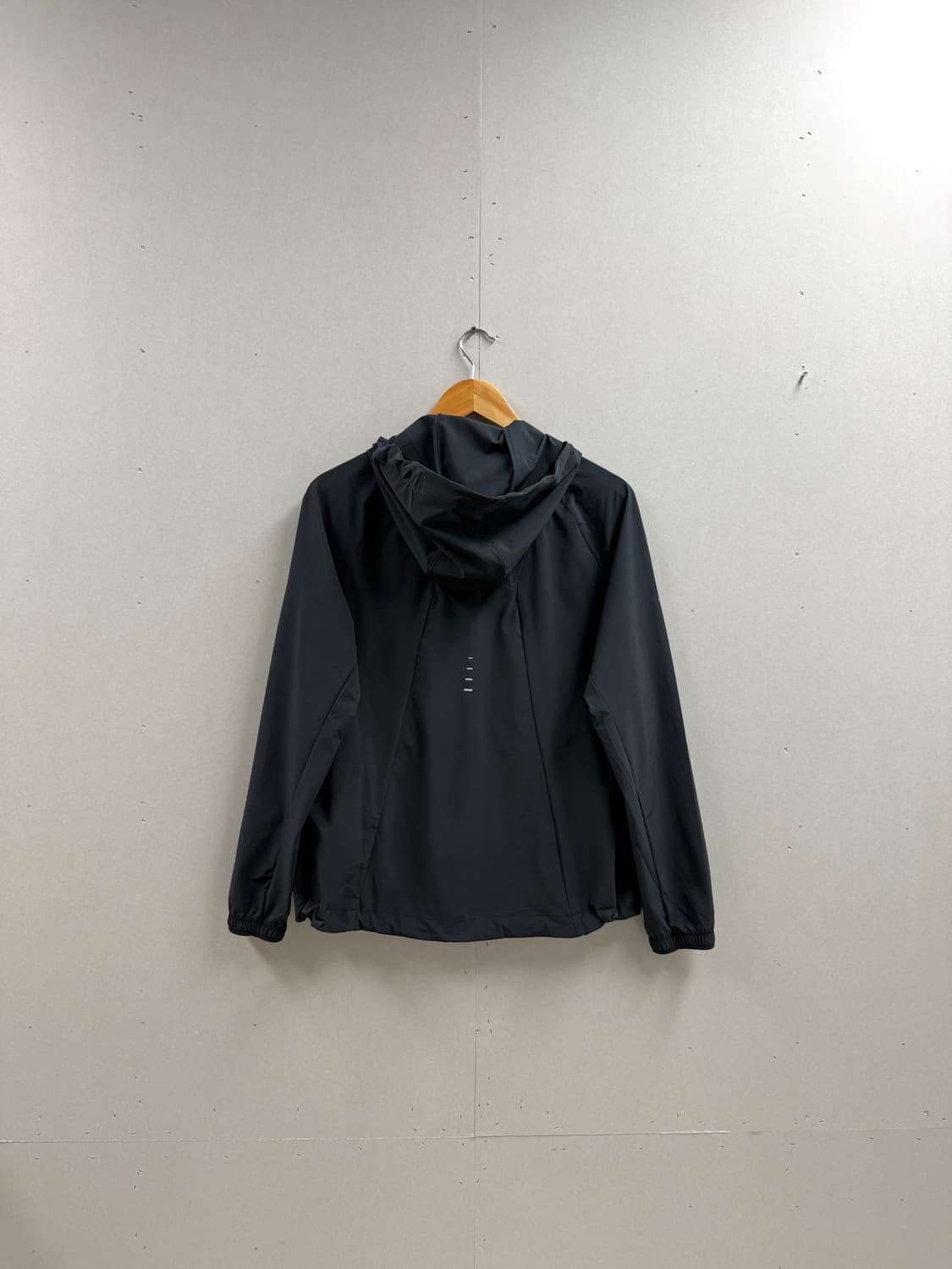 여성 xl / 나이키 스위프트 리펠 패커블 러닝 자켓 블랙 25년 신형 상품이미지6