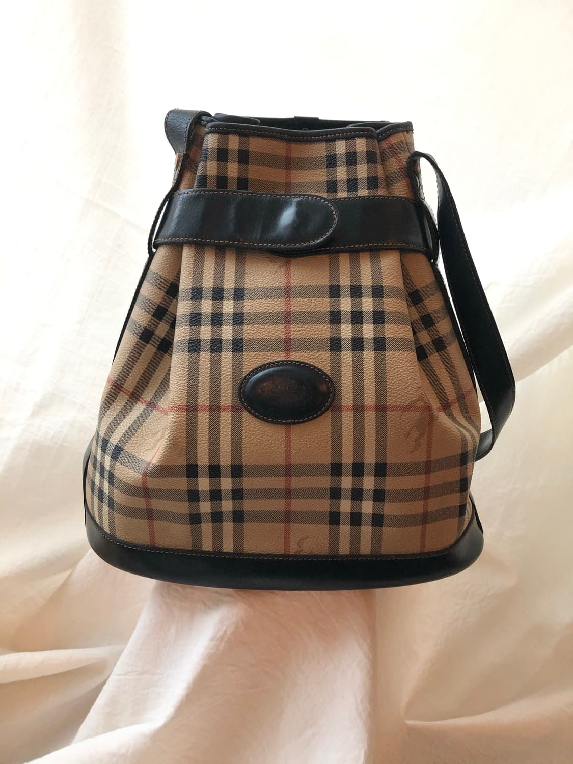 버버리 오리지널 버킷백 상품이미지1