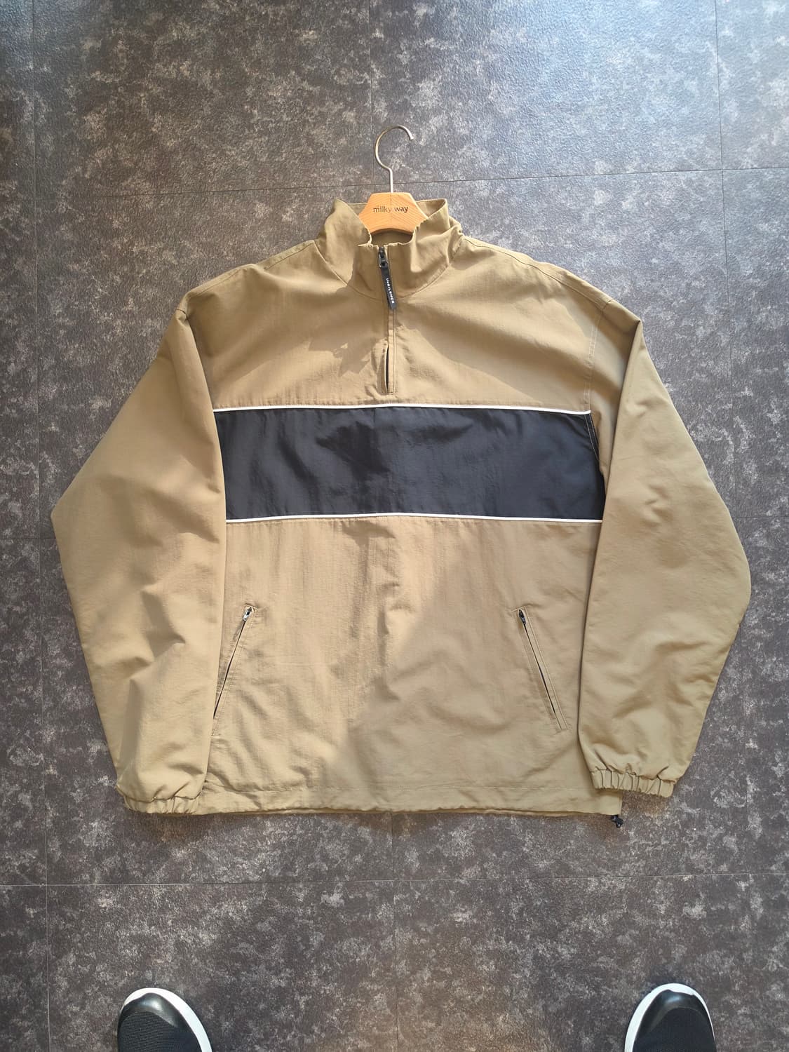 인사일런스 아노락 반집업 L사이즈 상품이미지1