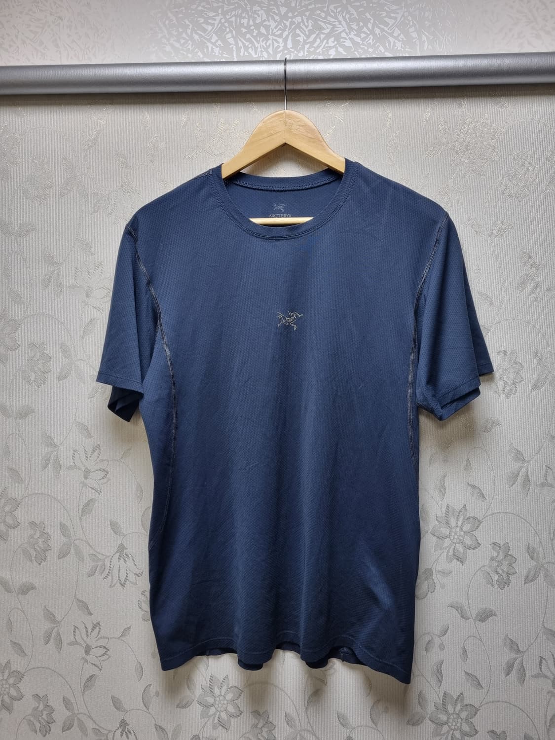 [m/정품] 아크테릭스 네이비 반팔 티셔츠 상품이미지1