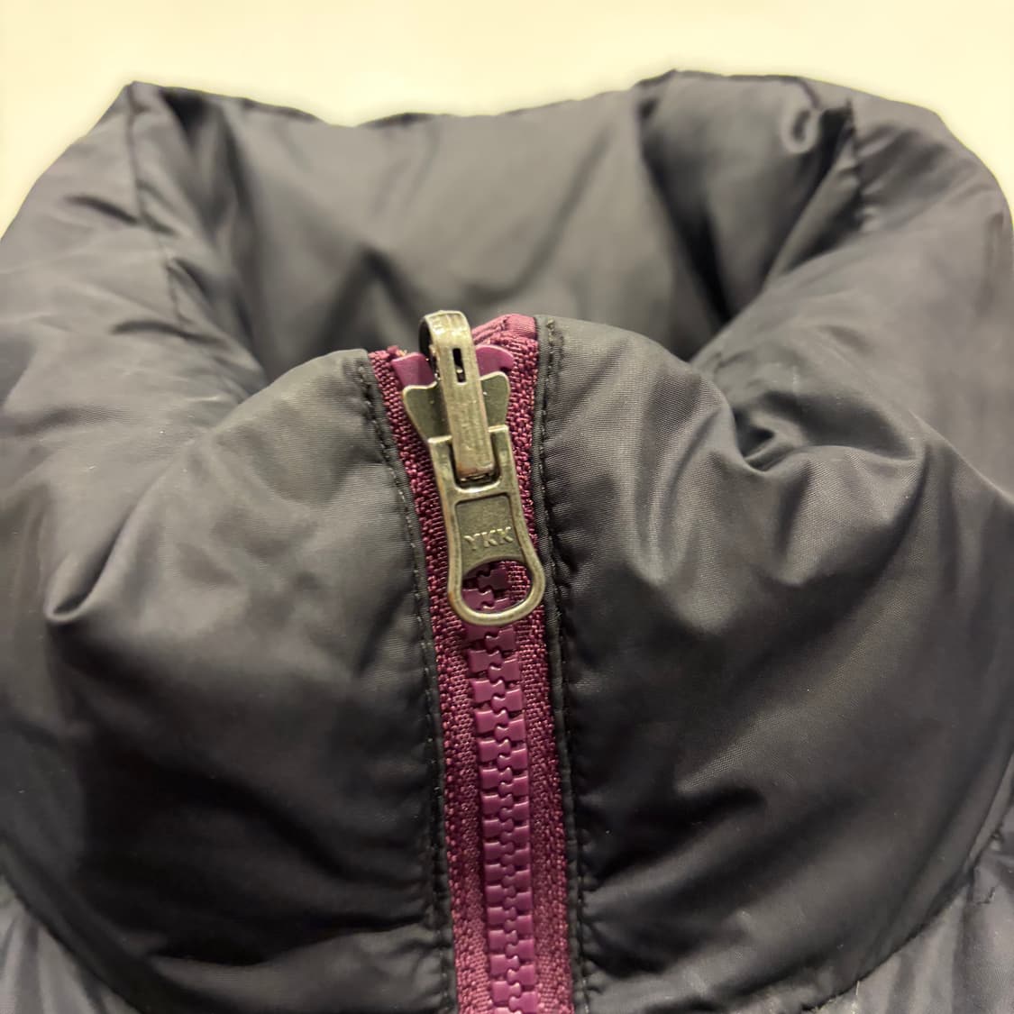 [90] 노스페이스 700 구스 눕시 패딩 퍼플 블랙 B430 상품이미지5