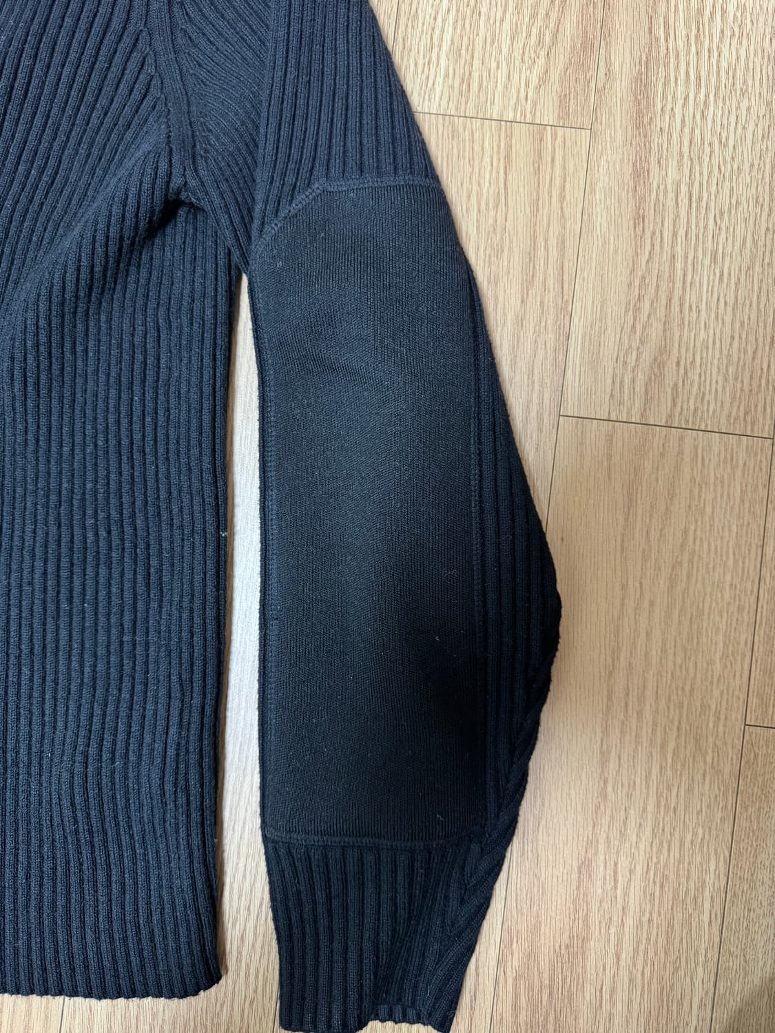 COS 패치 코튼 블랙 니트 M 상품이미지3