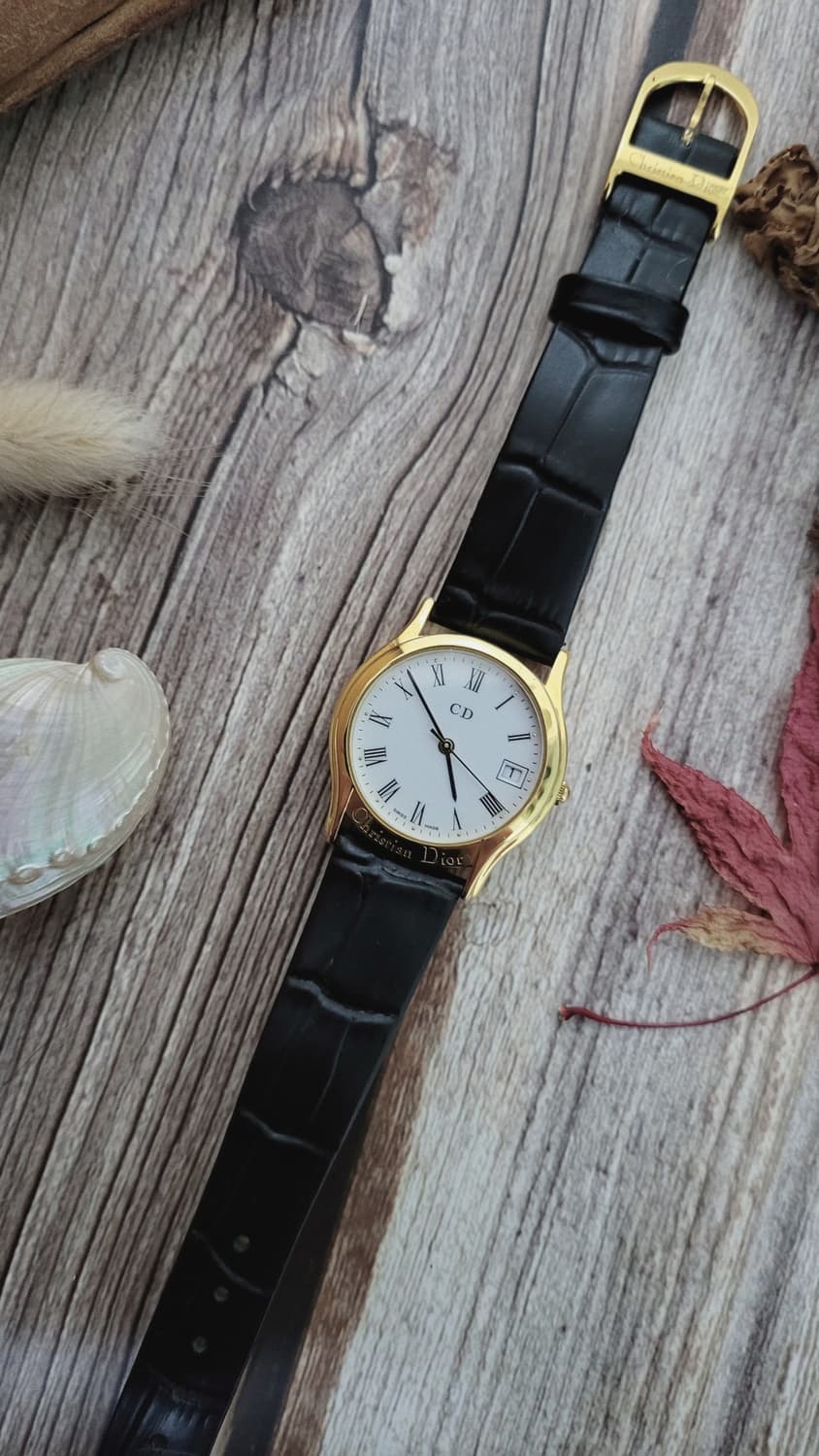 [연말세일]정품 크리스찬디올 골드 라운드 남여공용 시계 상품이미지1