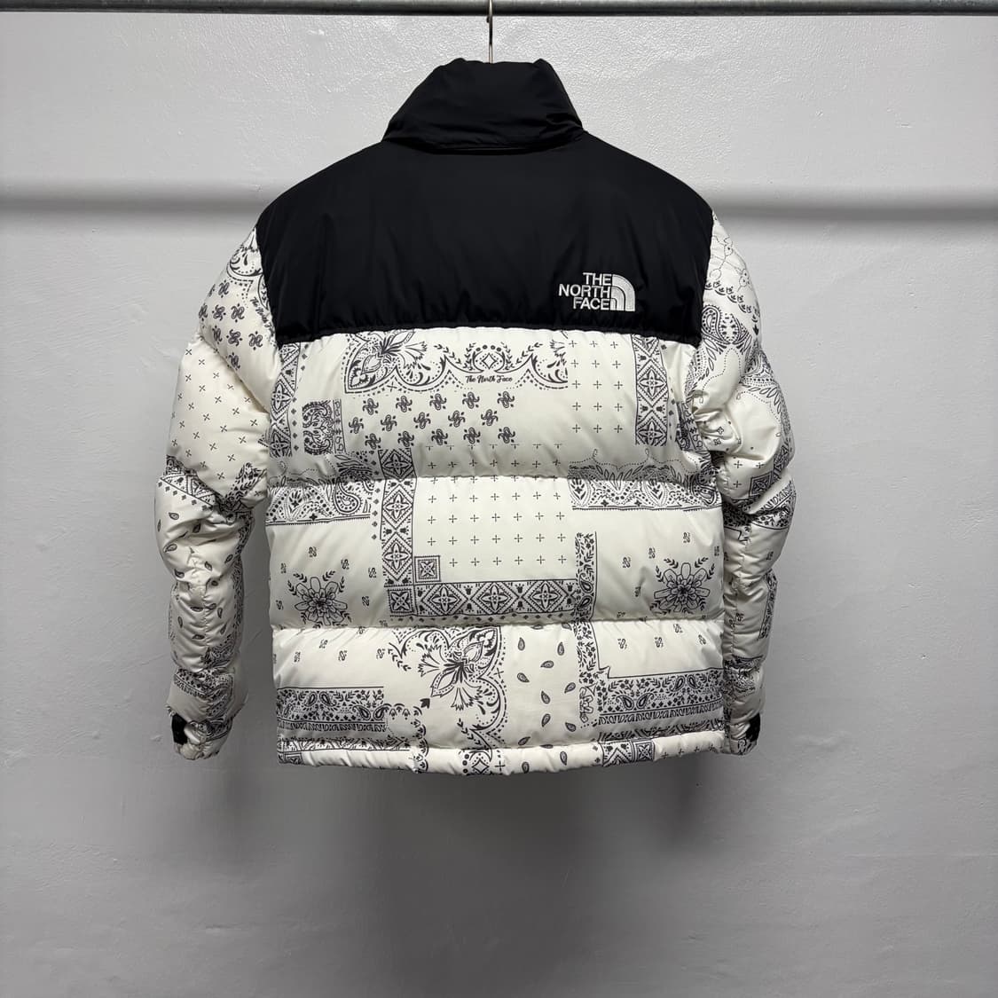노스페이스 페이즐리 패딩 상품이미지2