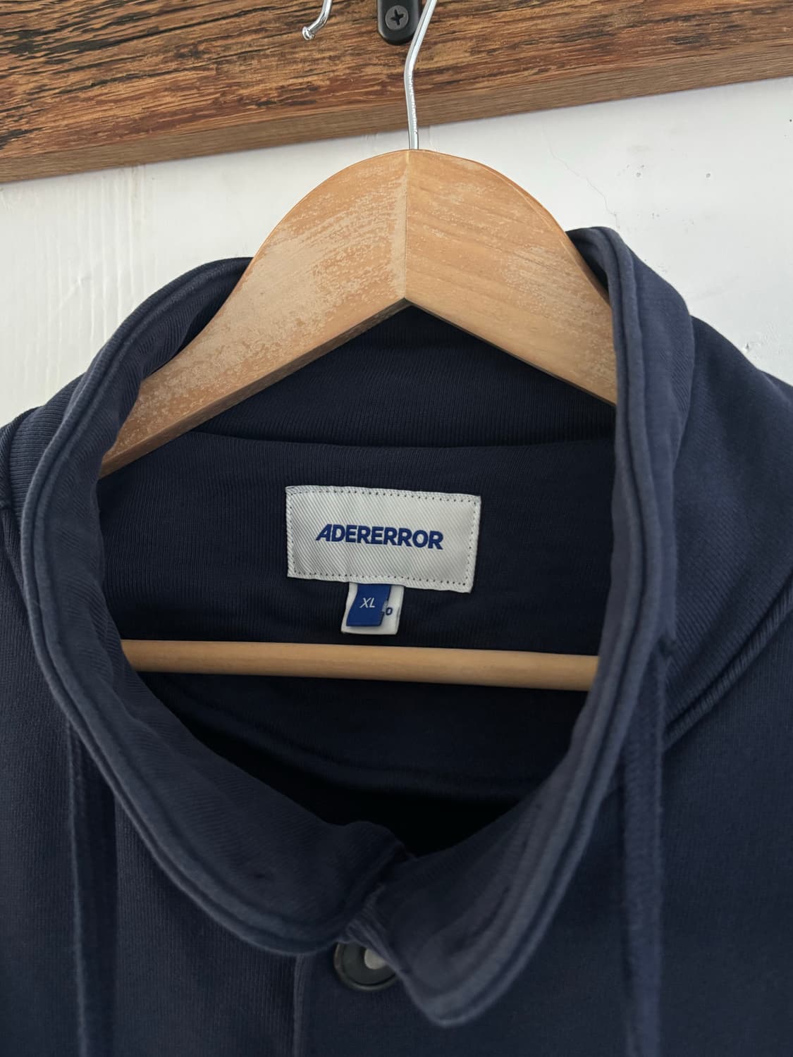 ADERERROR 아더에러 테이텀 로고 점퍼 네이비 자켓 상품이미지5