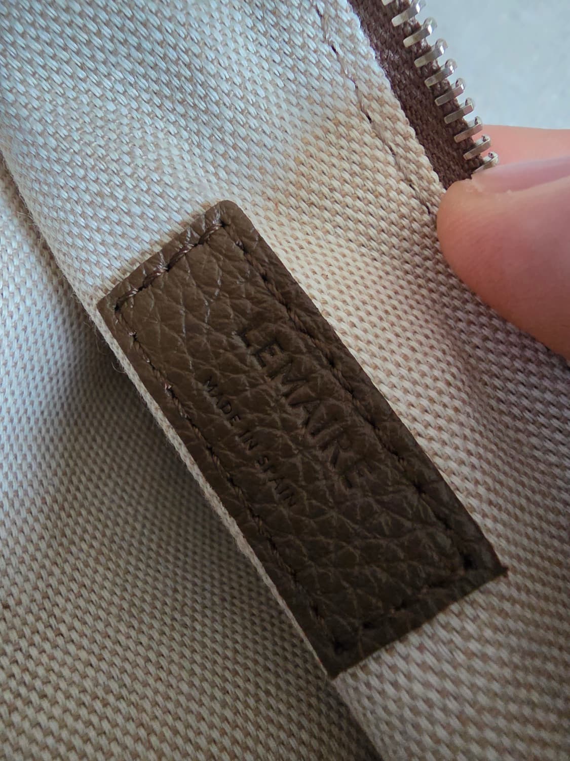 르메르 (Lemaire)의 크루아상 코인 퍼스 판매해요 상품이미지4