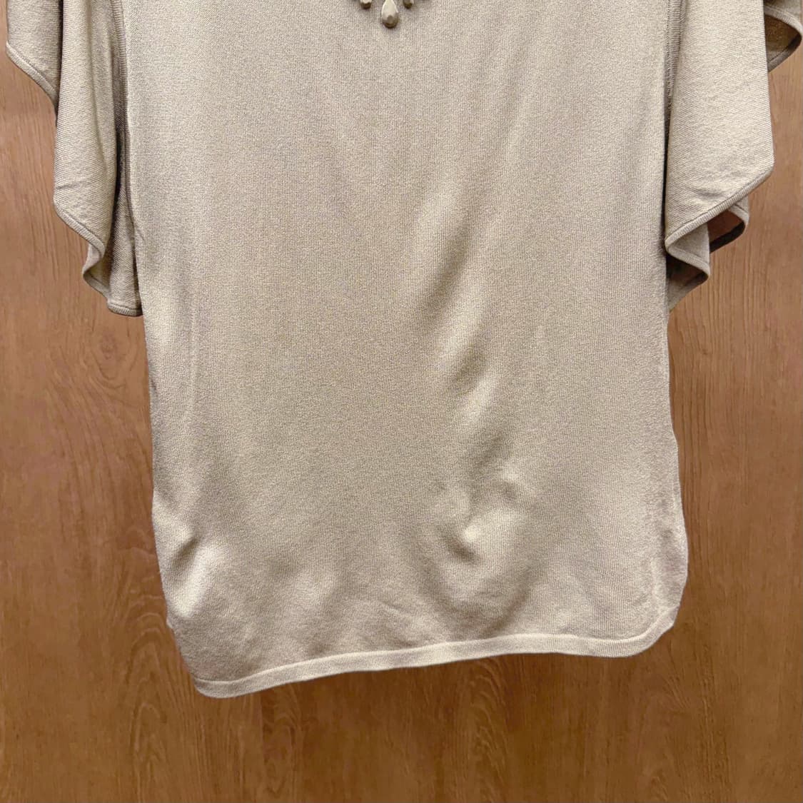 에스카다 비즈 장식 라운드넥 반팔 니트 플라워 패턴 디테일 베이지 상품이미지5