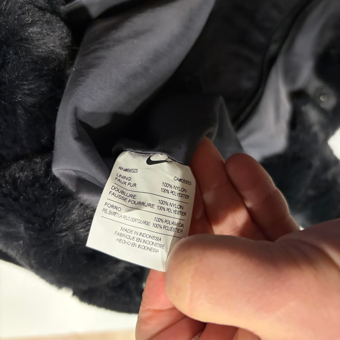 나이키 퍼 숄더백 블랙/화이트 상품이미지3