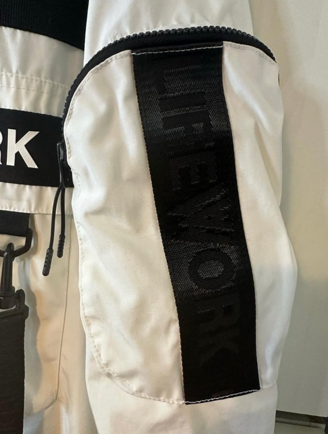 라이프워크 화이트 바람막이 점퍼 상품이미지3