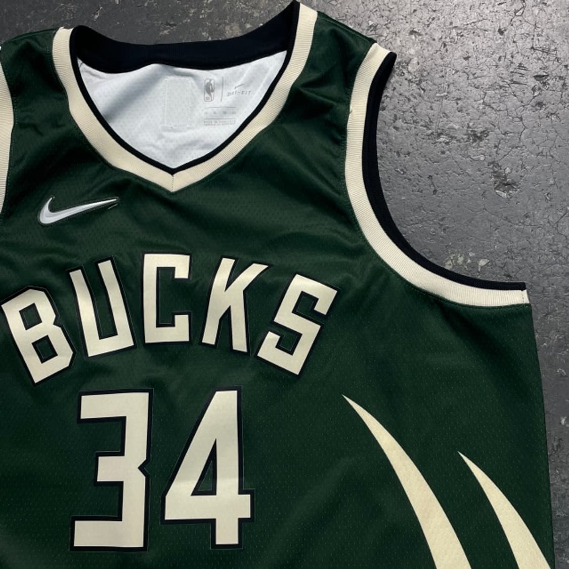 100 나이키 X NBA 아데토쿤보 유니폼 상품이미지2