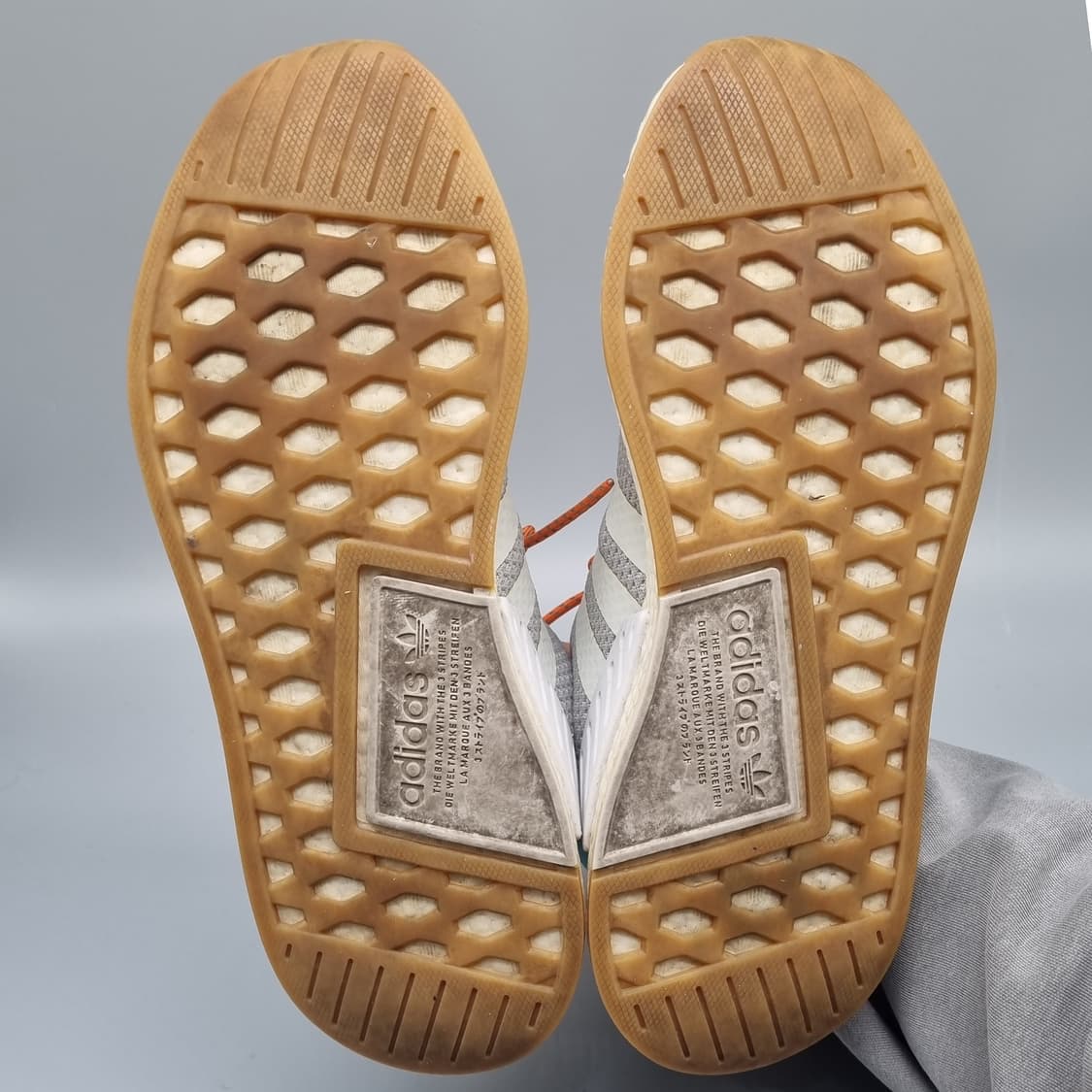 아디다스 NMD R2 남성운동화270 상품이미지3