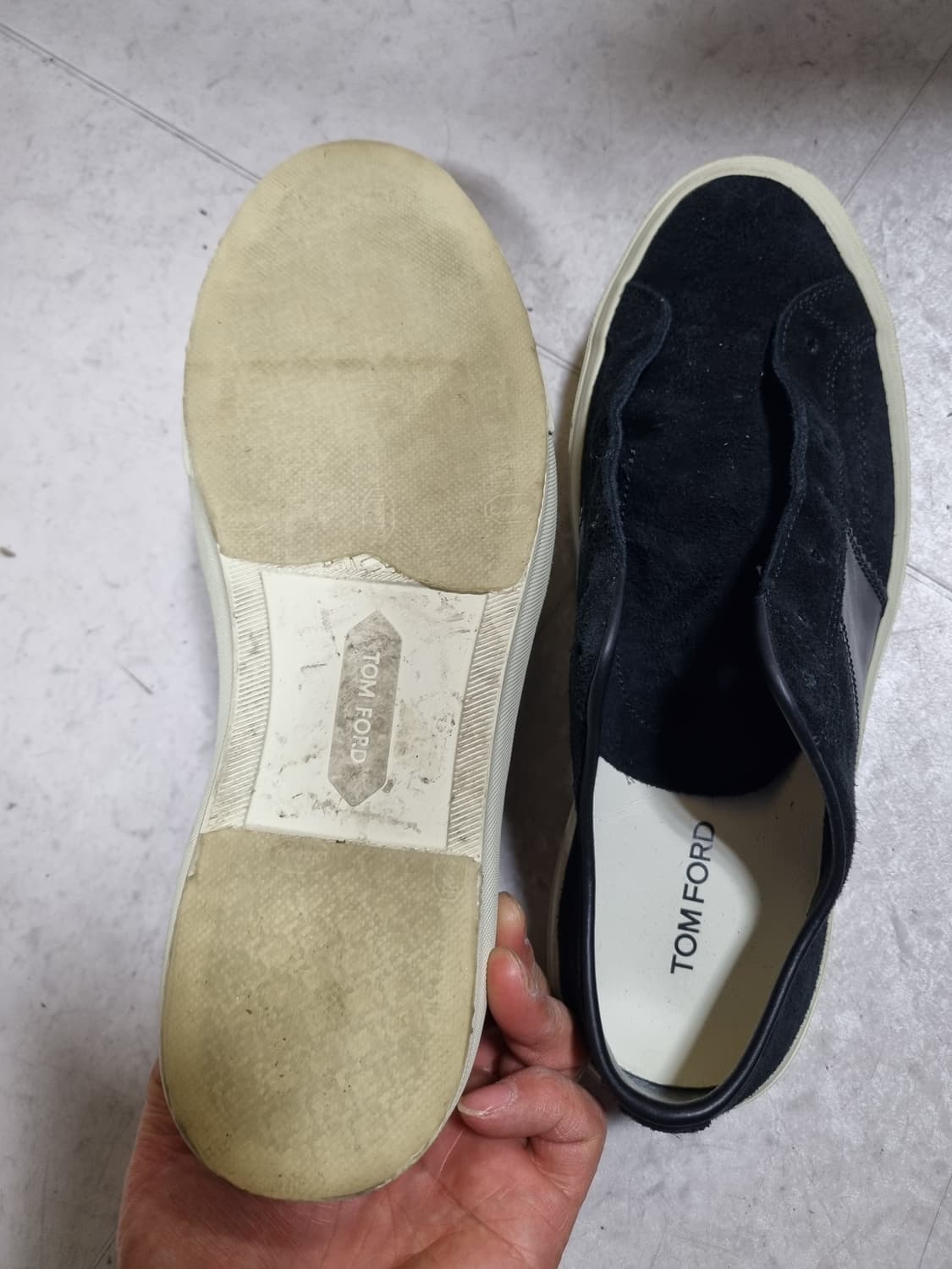 톰포드 남성 켐브리지 스웨이드 스니커즈 상품이미지4