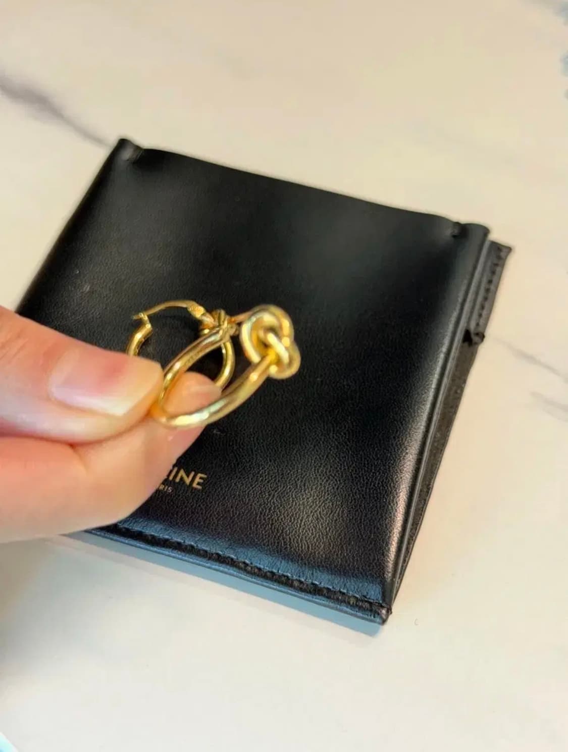 셀린느 링 귀걸이 뷔 착용 BTS 상품이미지1