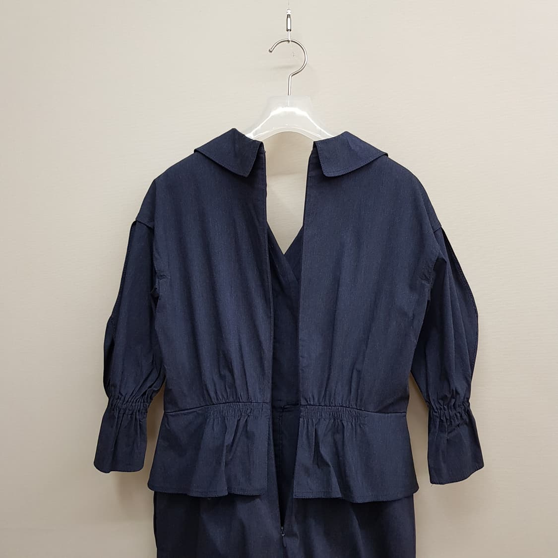 한섬 마인  카라 페플럼 롱 원피스 76-90-155사이즈 상품이미지6