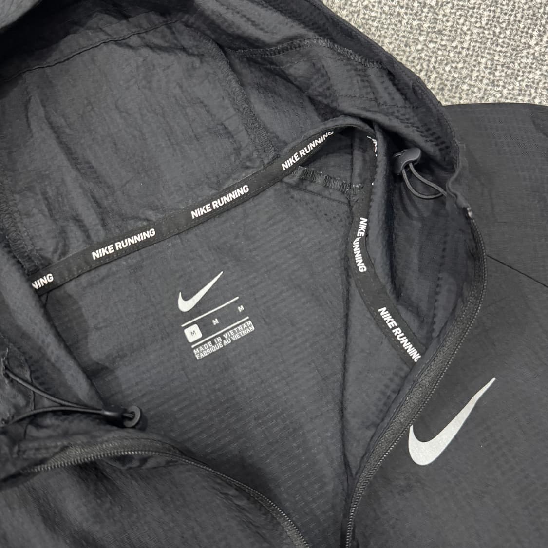 나이키 러닝 경량 바람막이 상품이미지4