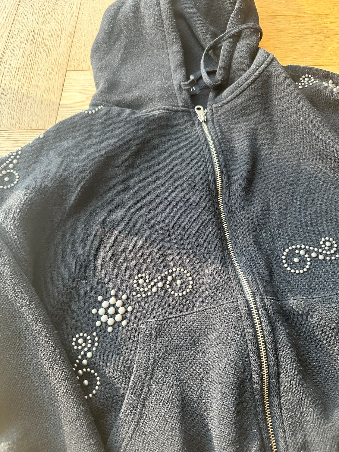 폴리수엠  오너먼트 스터디드 후드집업 상품이미지2