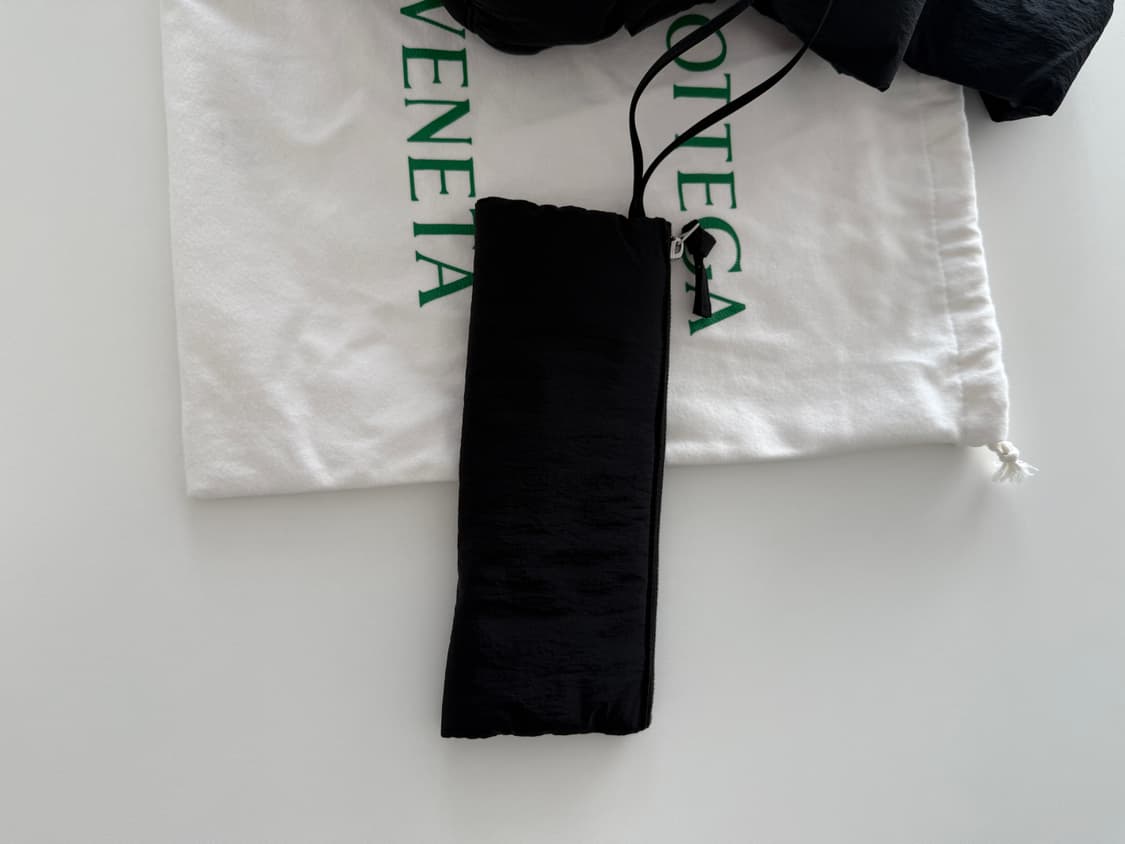 보테가 베네타 패딩 테크 카세트백 상품이미지4