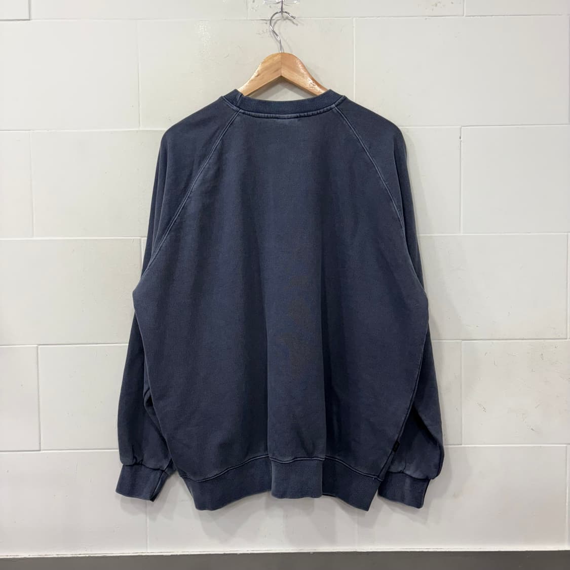 꼼파뇨 happy day 피그먼트 스웨트셔츠  상품이미지5