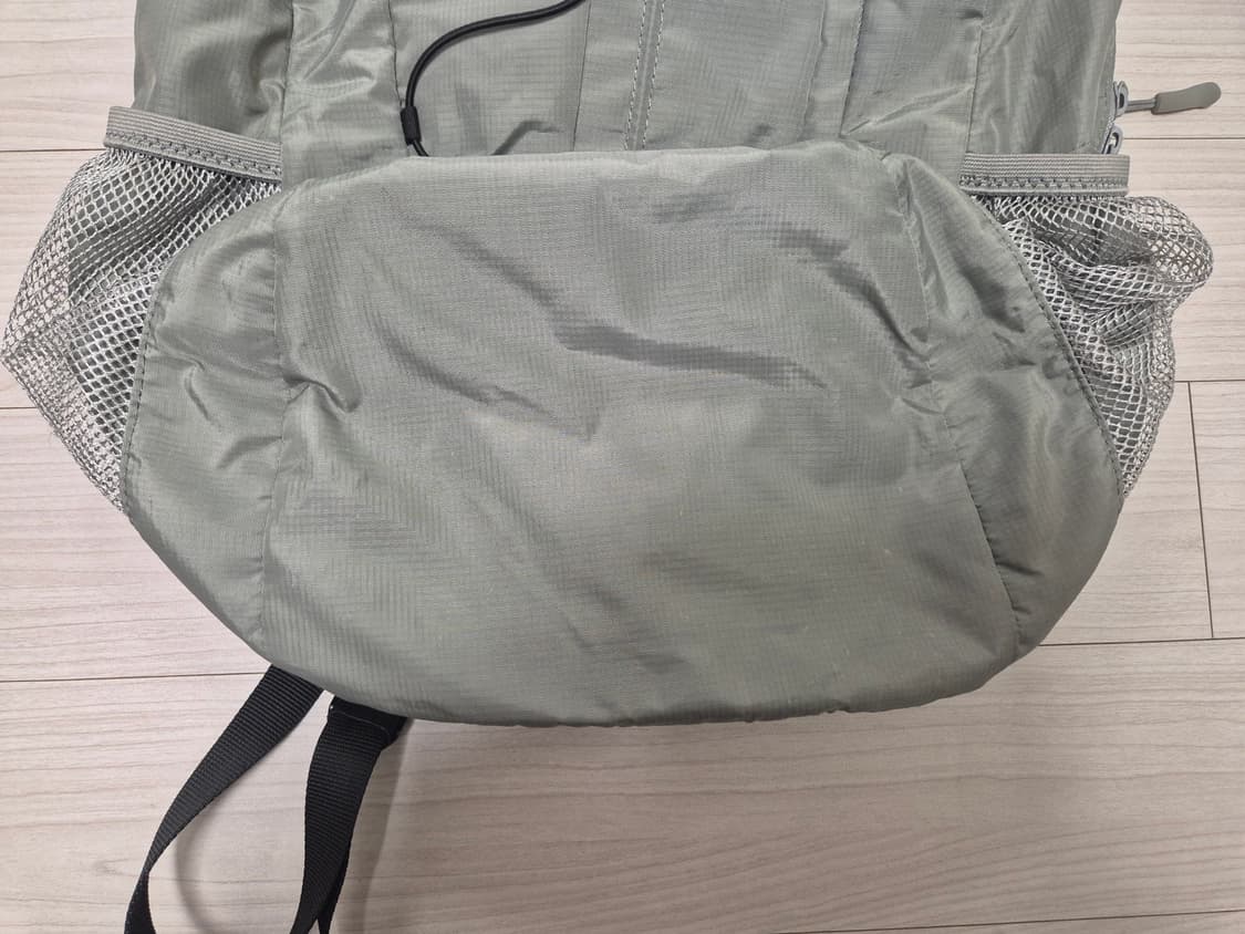 산산기어 백팩 그레이 23fw 상품이미지3