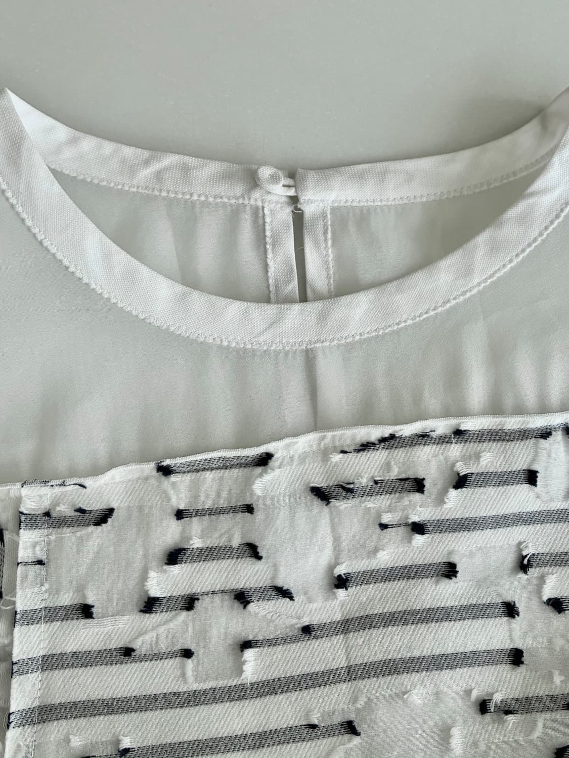 85-95-160) 구호 KUHO 시스루 반팔 블라우스 화이트 상품이미지5