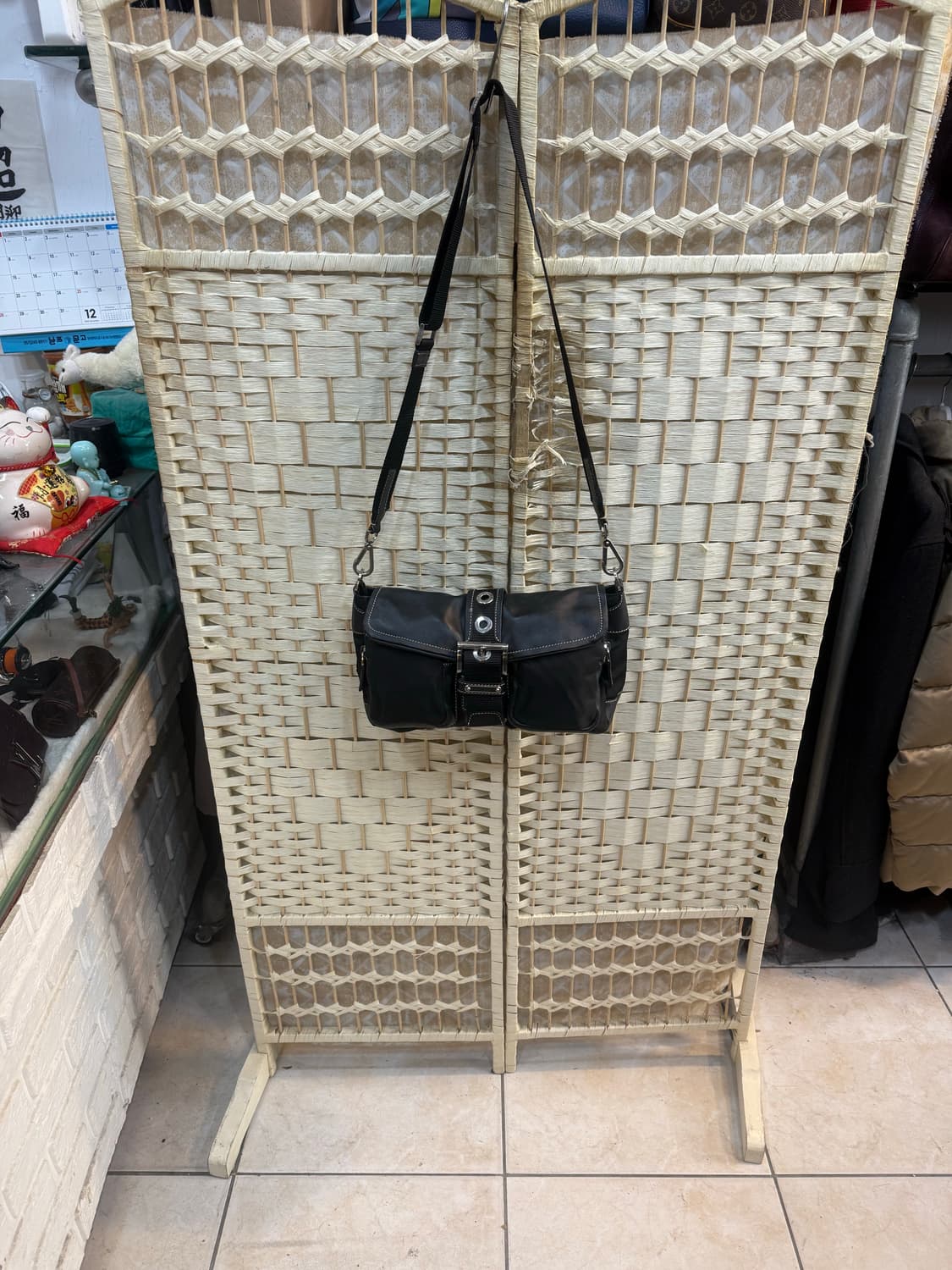 정품 프라다 포코노 레더 크로스백 팝니다 상품이미지1