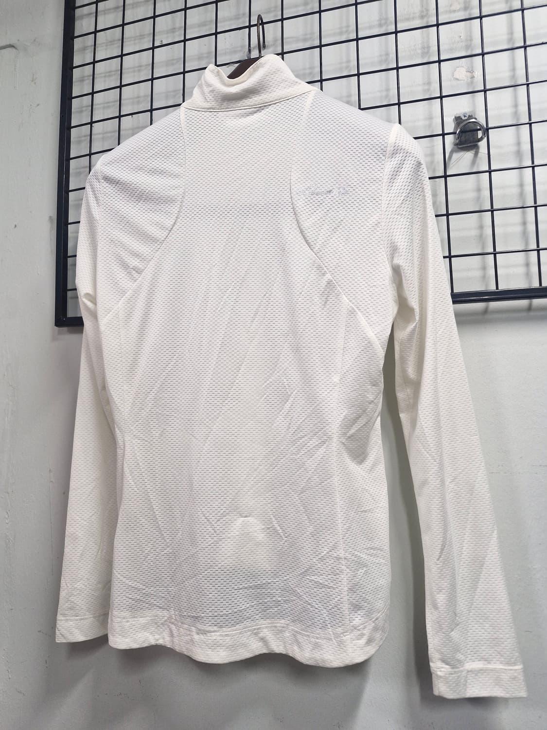 95-100L/66-77 데상트 화이트 기능성 자켓. 상품이미지8