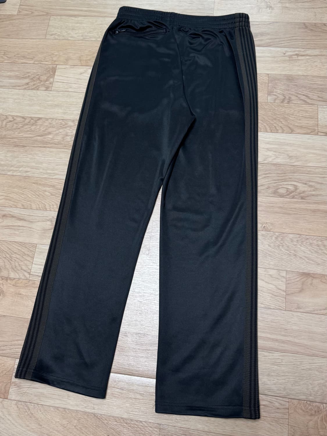 니들스 버터플라이 내로우(스트레이트핏) 트랙팬츠 블랙/브라운 XL 상품이미지3