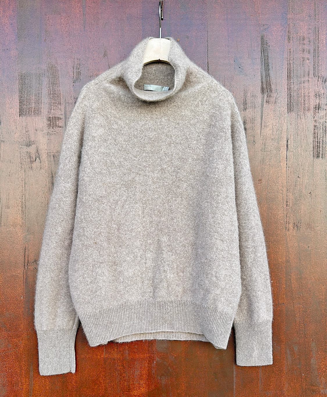 빈스(VINCE.)의 터틀넥 니트 케시미어 스웨터.  상품이미지1