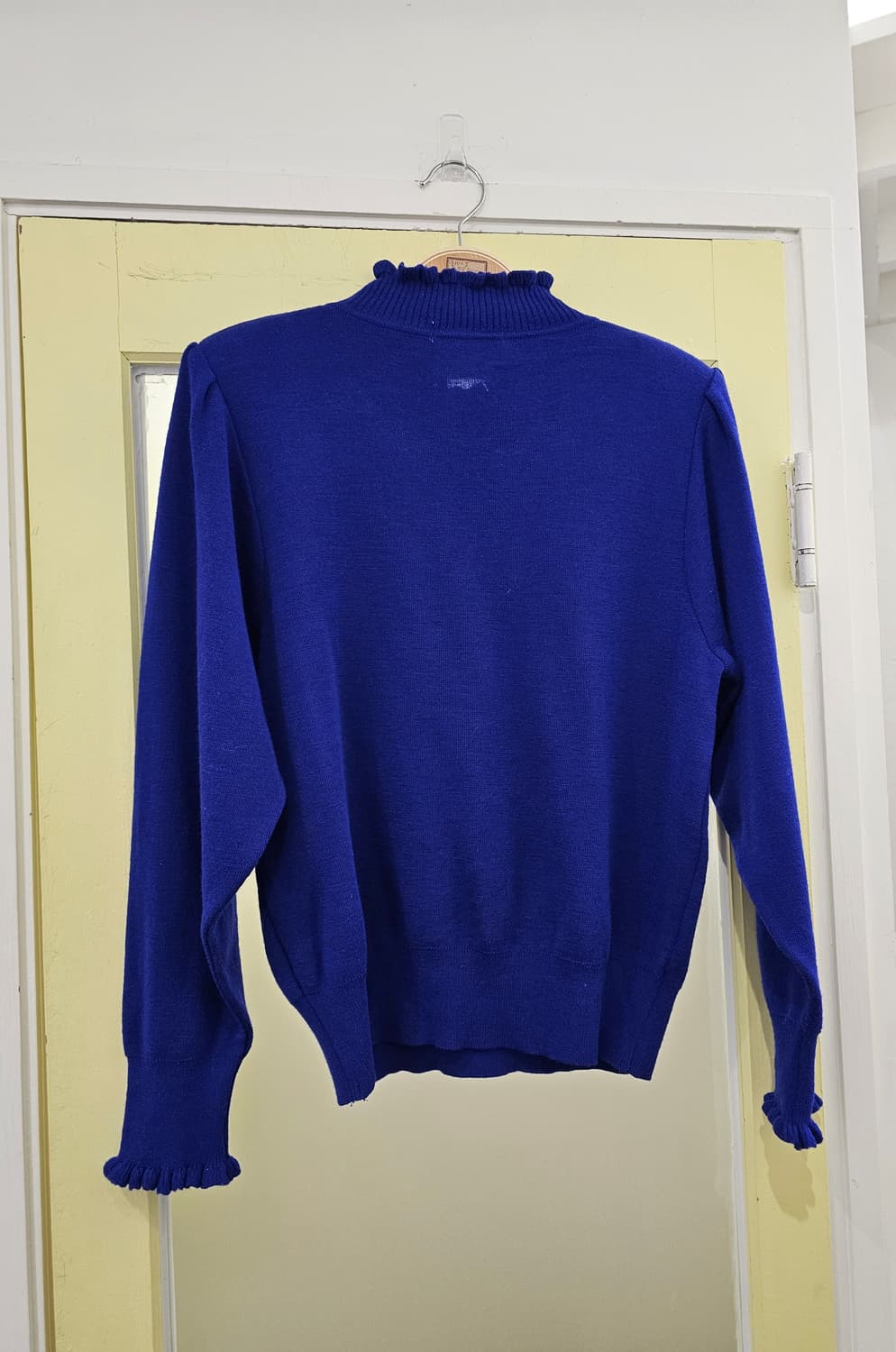 Knit Kobe 울트라마린 프릴 울 헨리넥 니트 상품이미지4