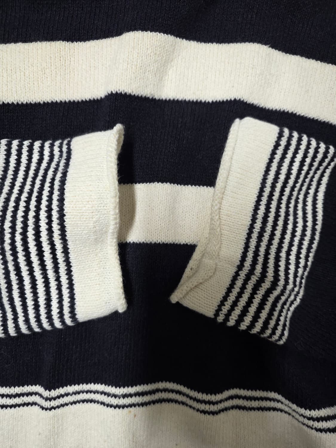 스톤아일랜드 네이비 화이트 후드니트 긴팔 100 (70 54) 상품이미지4