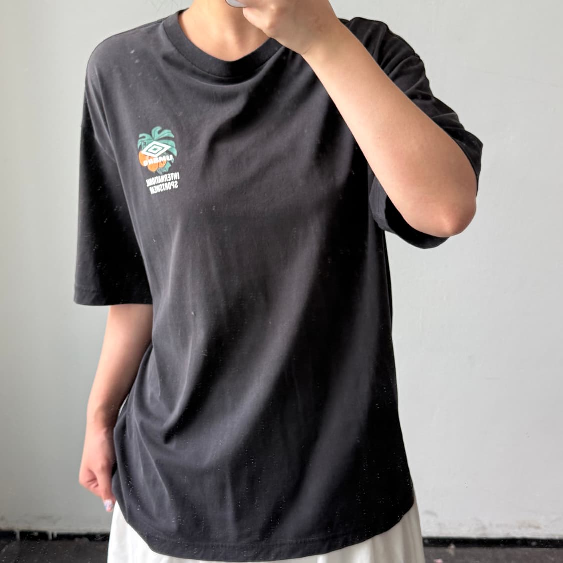 [XL] 엄브로 블랙 반팔티 상품이미지2