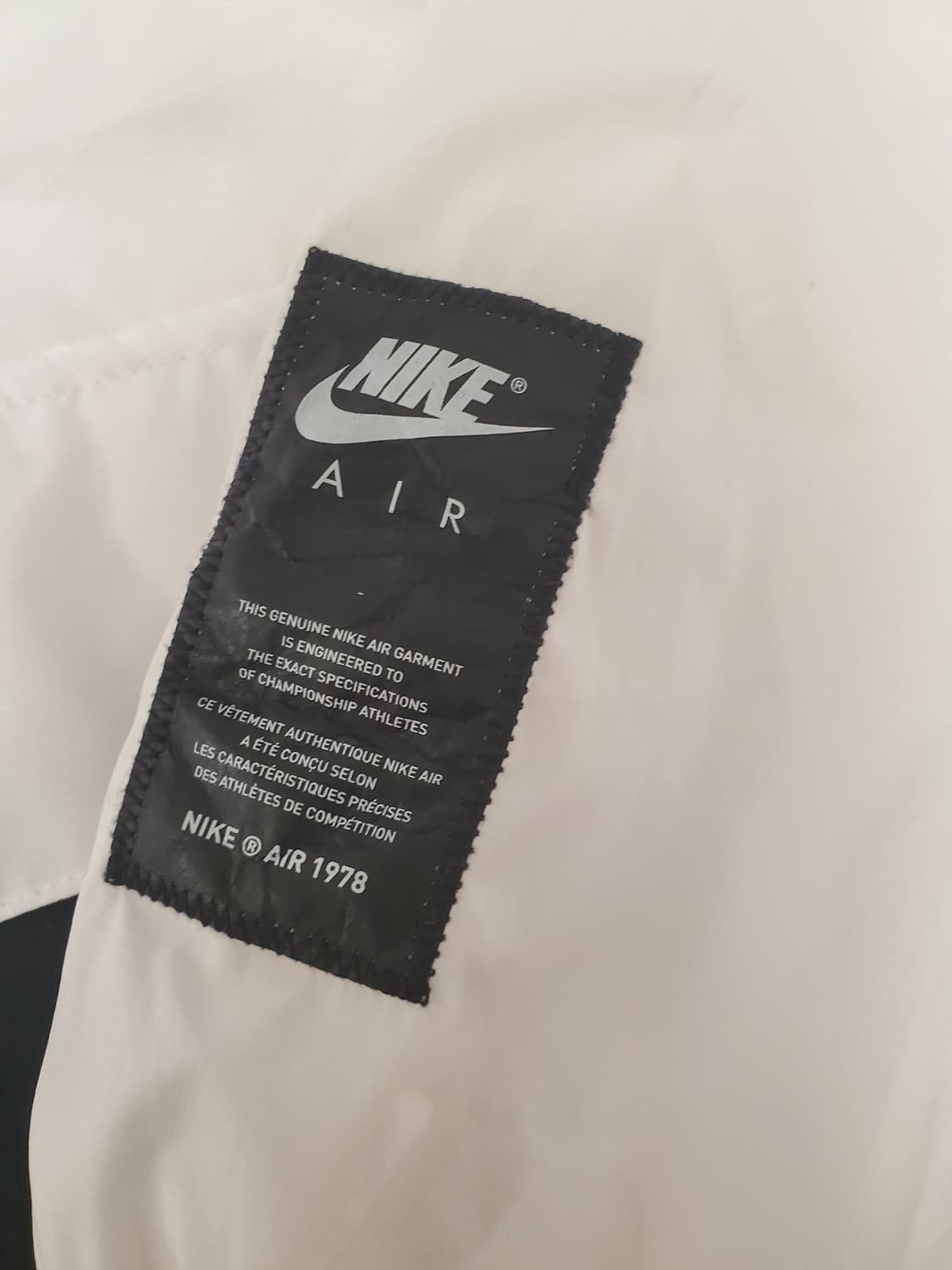 나이키 에어 우븐 아노락 반집업 바람막이M 

새상품처럼 하자 오염 없이 상품이미지3