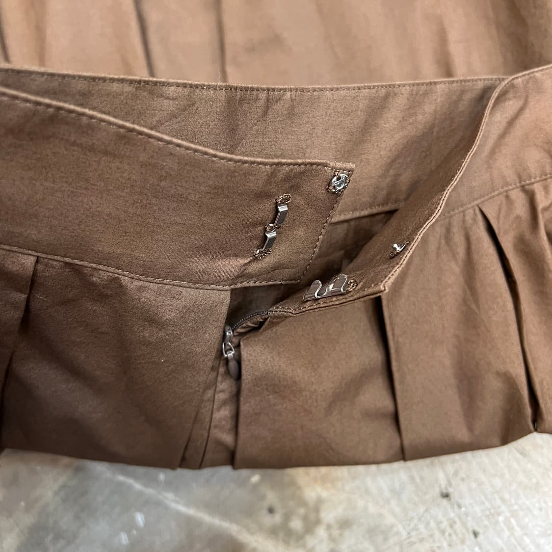 YOSHIE INABA 플리츠 미디 스커트 상품이미지4