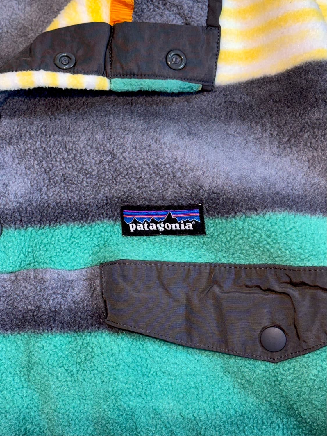 13FW 파타고니아 신칠라 멀티컬러 스트라이프 스냅티 상품이미지4