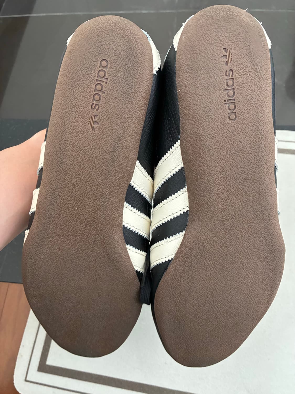 아디다스 도쿄 블랙 265size 상품이미지5
